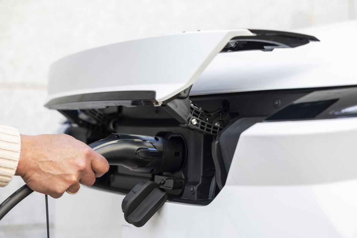 ¿CUÁNTOS KILÓMETROS SE PODRÍAN RECORRER CON LA ENERGÍA GENERADA POR 60.000 PERSONAS BAILANDO EN MAD COOL FESTIVAL? ¿CUÁNTOS KILÓMETROS SE PODRÍAN RECORRER CON LA ENERGÍA GENERADA POR 60.000 PERSONAS BAILANDO EN MAD COOL FESTIVAL?