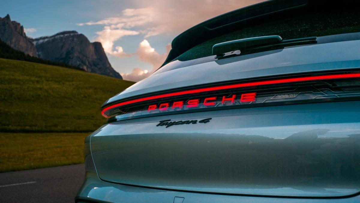 RUTA SILENCIOSA POR LOS DOLOMITAS EN UN TAYCAN 4 CROSS TURISMO RUTA SILENCIOSA POR LOS DOLOMITAS EN UN TAYCAN 4 CROSS TURISMO