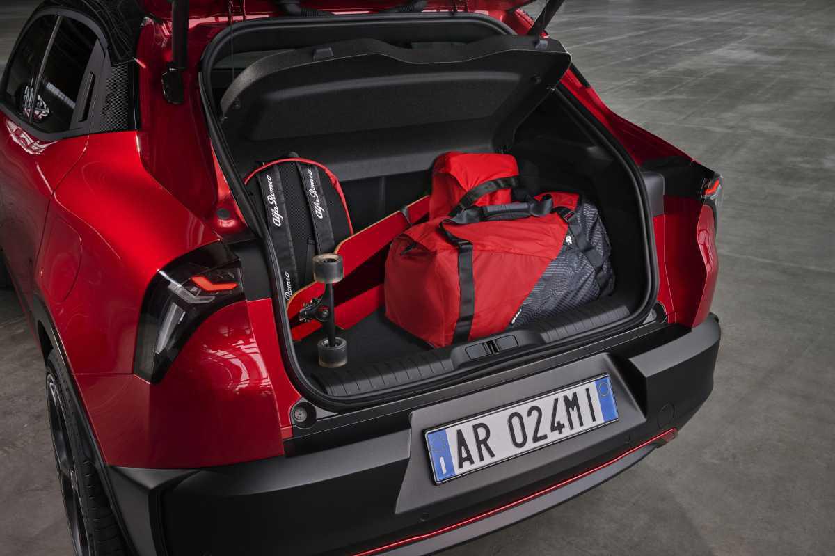EL ALFA ROMEO JUNIOR CONQUISTA EL MERCADO CON LA GAMA MÁS POLIFACÉTICA DE SU CATEGORÍA