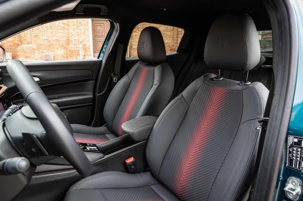 EL ALFA ROMEO JUNIOR CONQUISTA EL MERCADO CON LA GAMA MÁS POLIFACÉTICA DE SU CATEGORÍA EL ALFA ROMEO JUNIOR CONQUISTA EL MERCADO CON LA GAMA MÁS POLIFACÉTICA DE SU CATEGORÍA