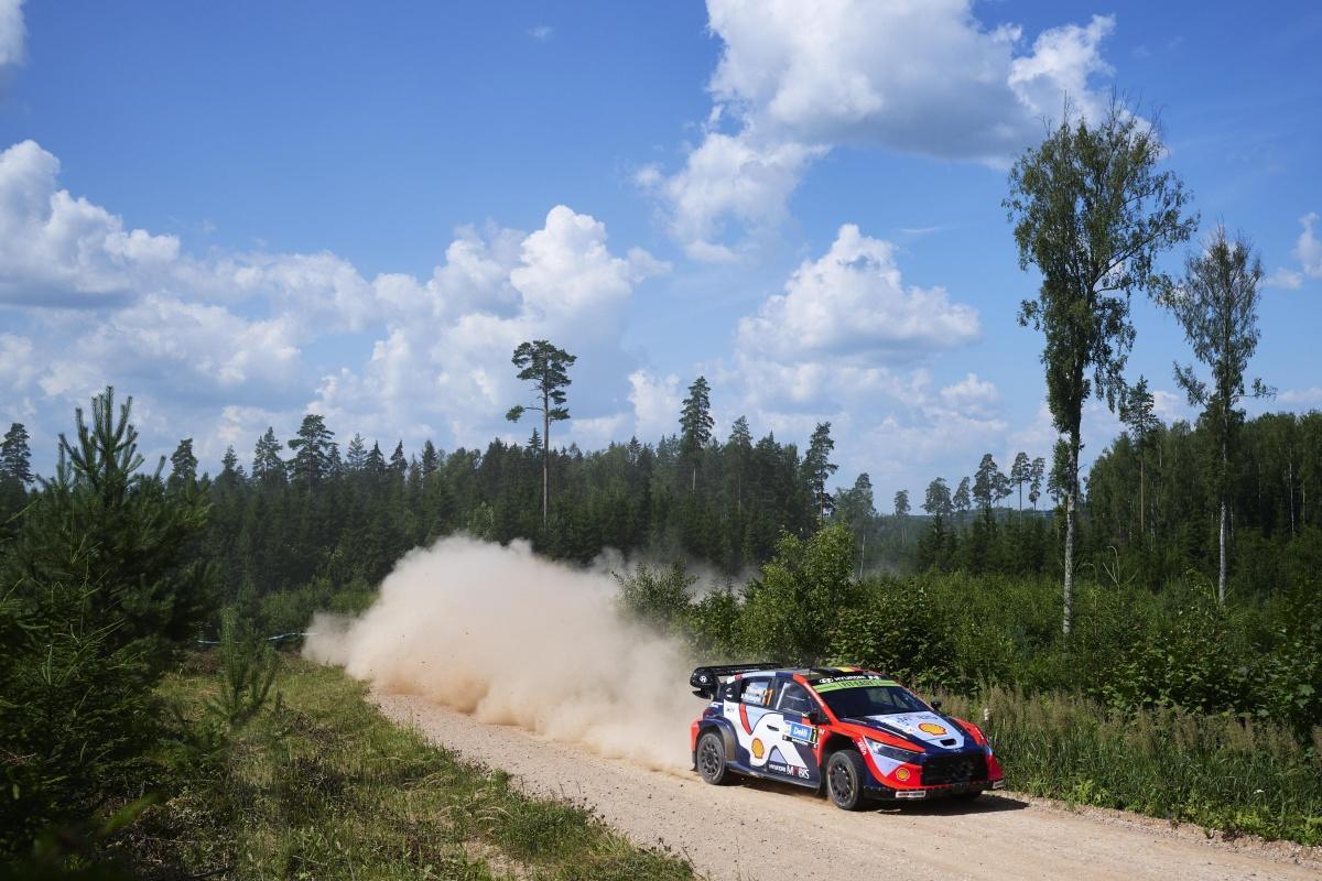 HYUNDAI MOTORSPORT AL ACECHO DE SOLBERG EN EL RALLY DE ESTONIA HYUNDAI MOTORSPORT AL ACECHO DE SOLBERG EN EL RALLY DE ESTONIA