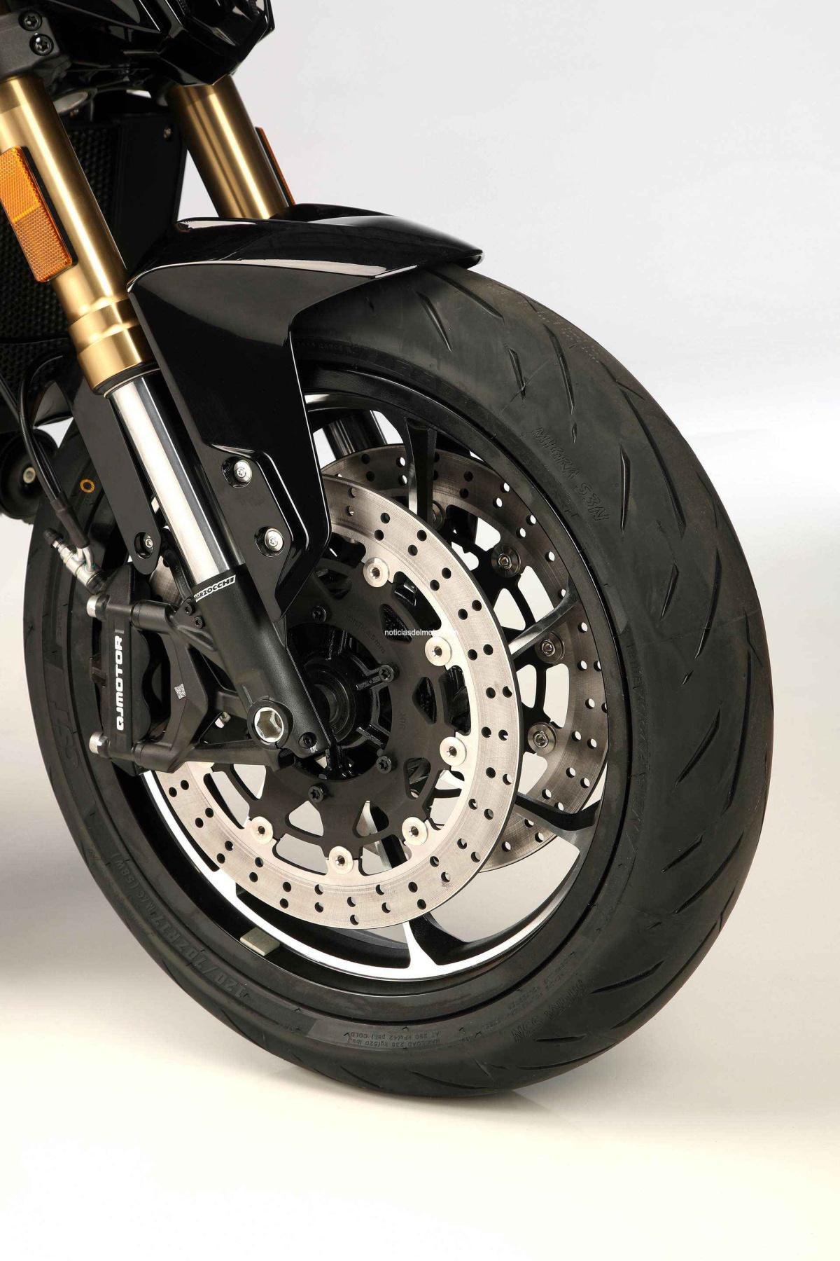 QJ MOTOR SRK 600: UNA NAKED SIN RIVAL EN SU CATEGORÍA POR SU RELACIÓN EQUIPAMIENTO, PRESTACIONES Y PRECIO, YA DISPONIBLE POR 4.999€ CON SEGURO GRATIS Y 6 AÑOS DE GARANTÍA