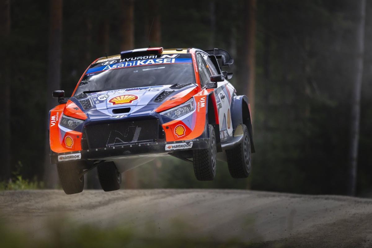 HYUNDAI TERMINA LEJOS DEL PODIO EN FINLANDIA