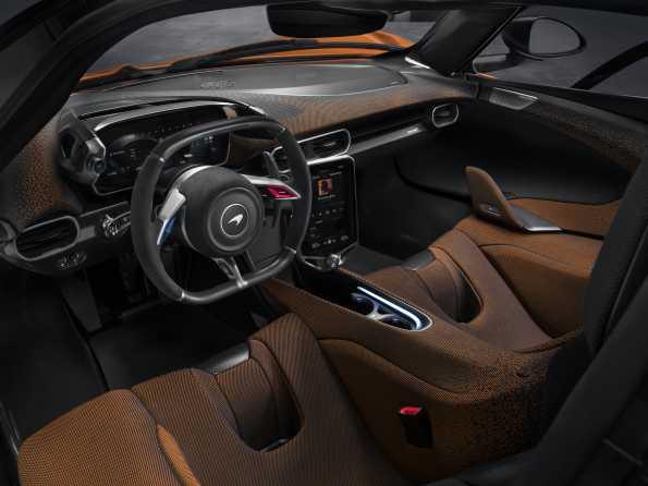 El McLaren W1 hará su debut público en América en Exotics on Broadway el sábado 16 de agosto. Le acompañarán la última edición especial de McLaren, el McLaren 750S Le Mans, y un Artura Spider especial States of Endurance