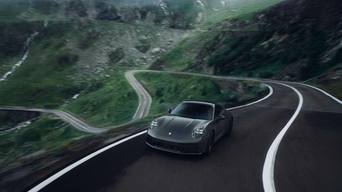HOMENAJE DE PORSCHE A LA CARRETERA TRANSFĂGĂRĂȘAN CON UN PROYECTO SONDERWUNSCH