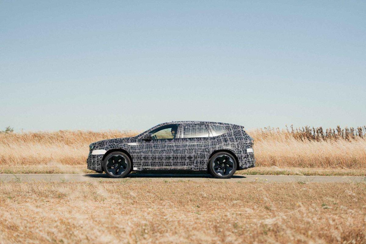 EL NUEVO BMW IX3 SOMETIDO A LAS ÚLTIMAS PRUEBAS DINÁMICAS DE CONDUCCIÓN