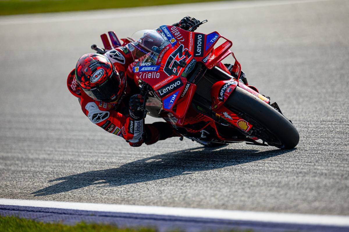 Marc Márquez y el Ducati Lenovo Team se llevan la Sprint de Spielberg. Retirada para Francesco Bagnaia Marc Márquez y el Ducati Lenovo Team se llevan la Sprint de Spielberg. Retirada para Francesco Bagnaia