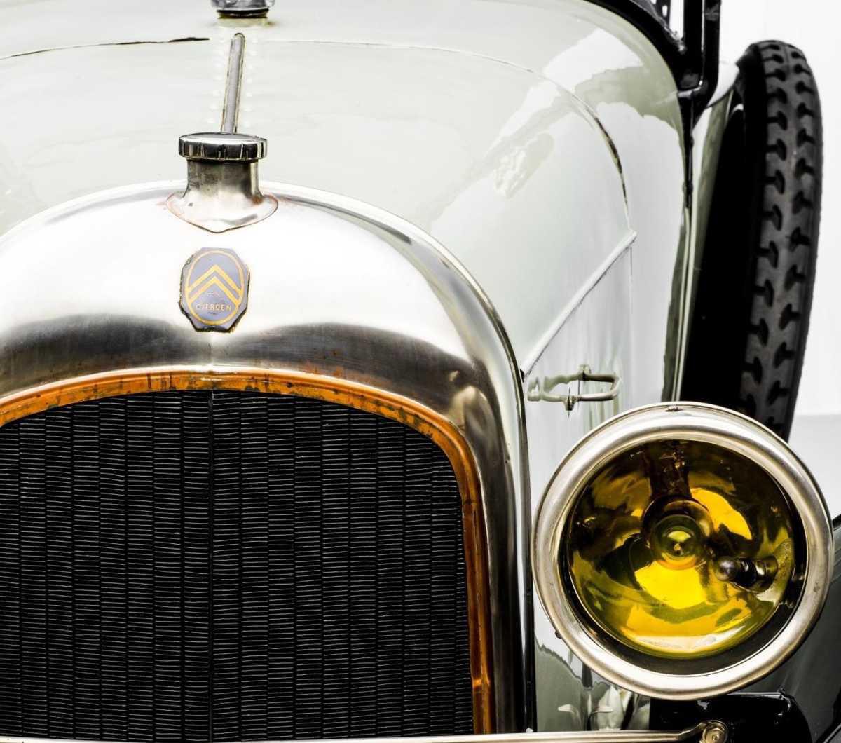 ICÓNICO DESDE HACE MÁS DE 100 AÑOS: EL DOBLE CHEVRÓN COMO SINÓNIMO DEL CONFORT Y LA INNOVACIÓN CITROËN