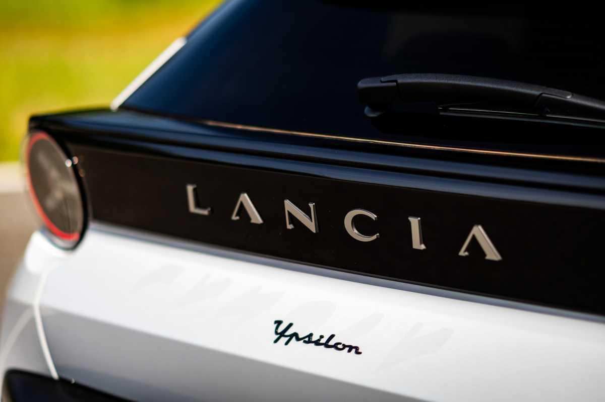 LANCIA Y SUS NOMBRES: CÓMO ESTUDIAR CULTURA CLÁSICA SIN DEJA DE DISFRUTAR DEL AUTOMÓVIL