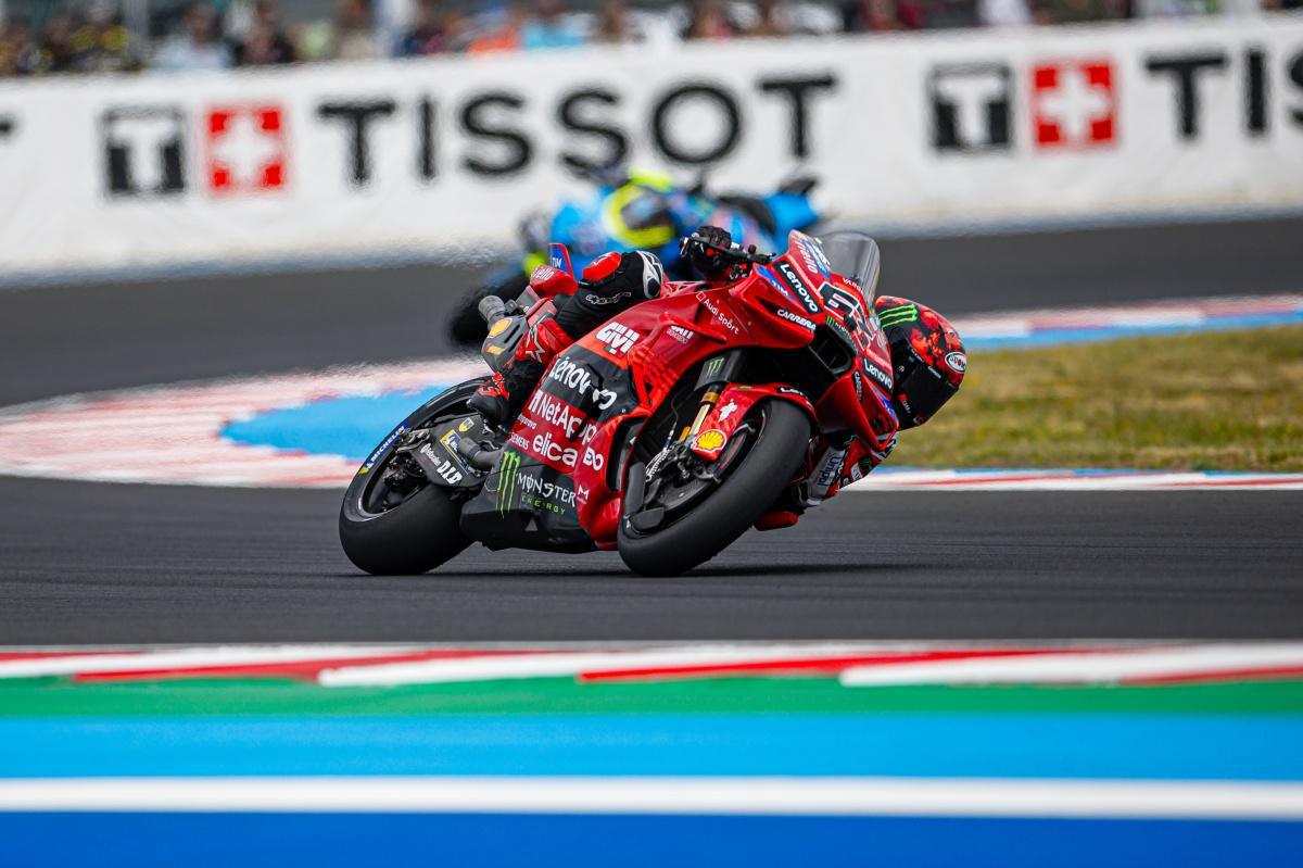 Marc Márquez y el Ducati Lenovo Team, protagonistas en Hungría con la victoria en la Sprint en Balaton Park. Francesco Bagnaia, decimotercero Marc Márquez y el Ducati Lenovo Team, protagonistas en Hungría con la victoria en la Sprint en Balaton Park. Francesco Bagnaia, decimotercero