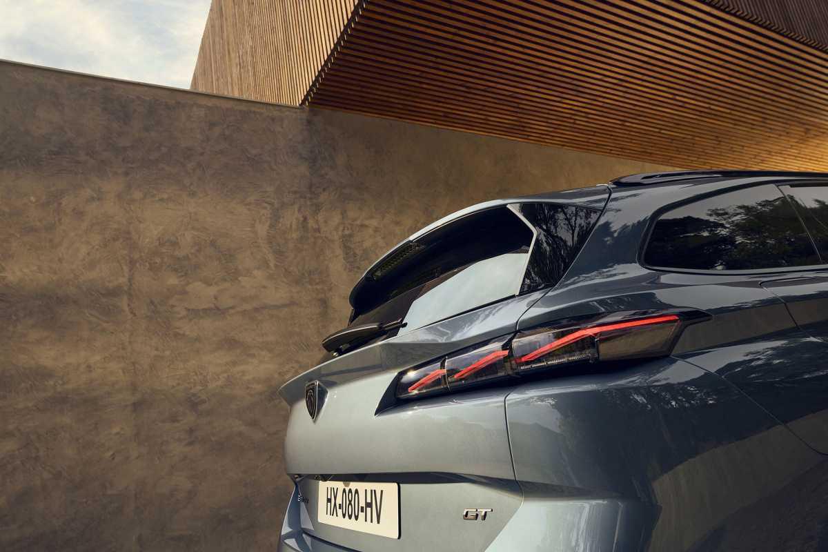 NUEVO PEUGEOT 308 Y PEUGEOT 308 SW: DISFRUTAR EN SERIO NUEVO PEUGEOT 308 Y PEUGEOT 308 SW: DISFRUTAR EN SERIO