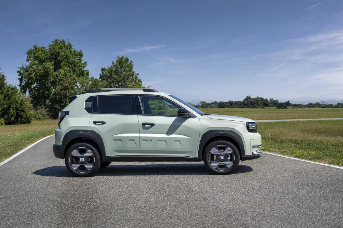 TRES MOTORIZACIONES, UN ICONO. FIAT PRESENTA LA TERCERA VERSIÓN DEL GRANDE PANDA: EL MODELO DE GASOLINA SE UNE AL HÍBRIDO Y AL ELÉCTRICO