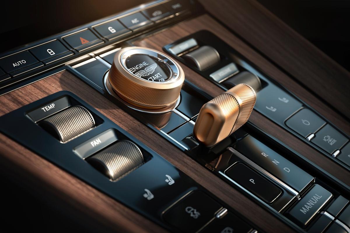Q BY ASTON MARTIN CELEBRA 60 AÑOS DE VOLANTE CON EDICIONES EXCLUSIVAS DE ANIVERSARIO