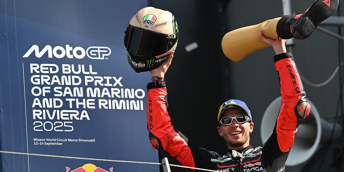 Marc Márquez resiste a la presión de Bezzecchi y sale victorioso de Misano