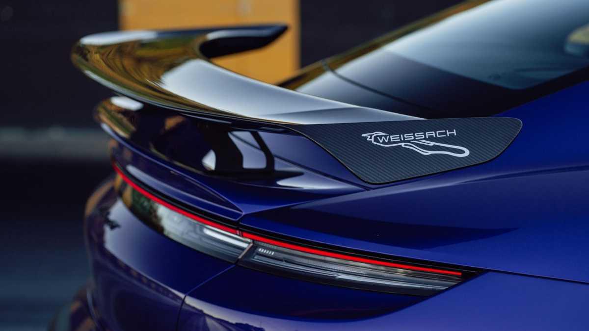 EL PORSCHE TAYCAN TURBO GT ESTABLECE UN TIEMPO DE REFERENCIA EN EL CUARTO DE MILLA