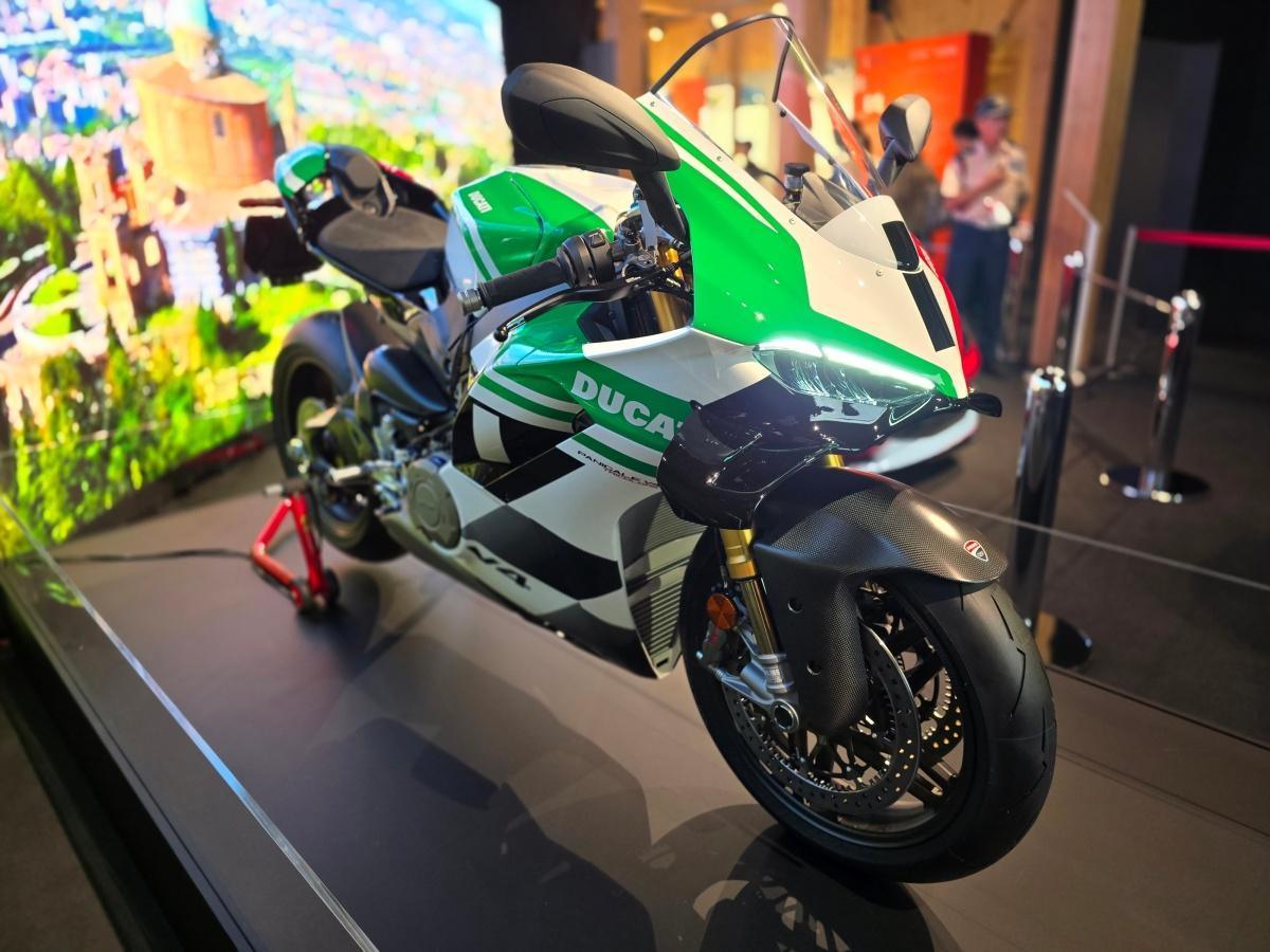 La Panigale V4 Tricolore protagoniza la Expo de Osaka durante la semana dedicada a Emilia-Romaña La Panigale V4 Tricolore protagoniza la Expo de Osaka durante la semana dedicada a Emilia-Romaña