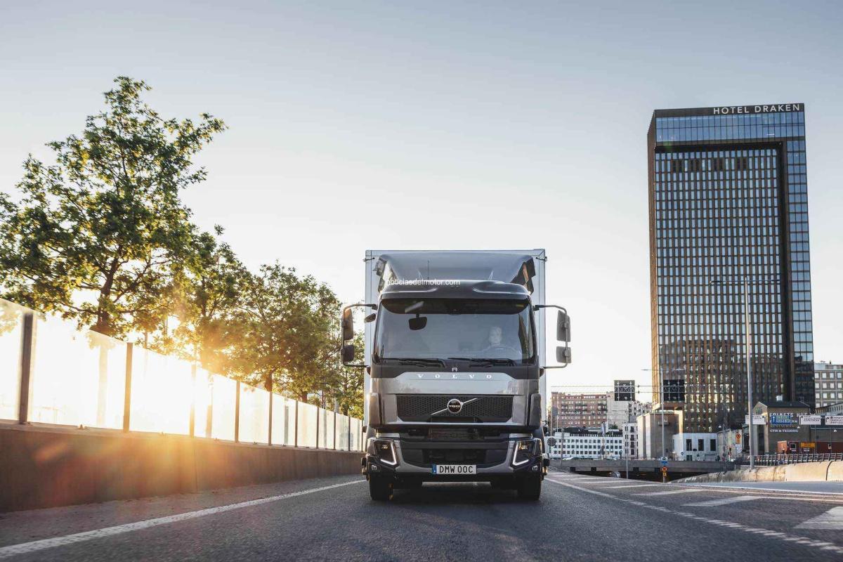 VOLVO TRUCKS LLEVA SU SISTEMA DRIVER ALERT SUPPORT AL SIGUIENTE NIVEL VOLVO TRUCKS LLEVA SU SISTEMA DRIVER ALERT SUPPORT AL SIGUIENTE NIVEL