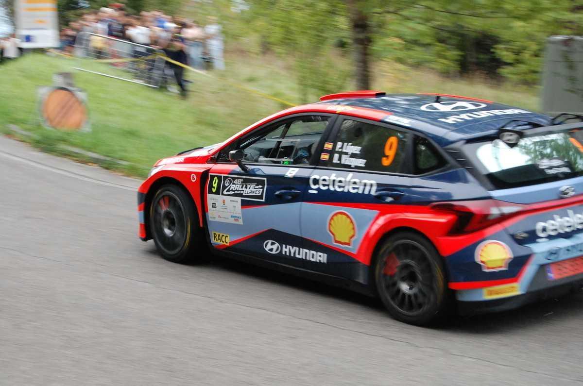 "COHETE" SUAREZ GANA SIN OPOSICION EL 48 RALLY DE LLANES