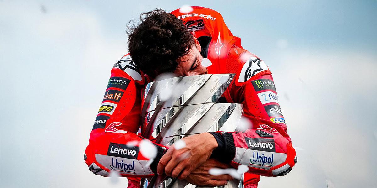 Marc Márquez y Ducati, Campeones del Mundo de MotoGP 2025 Marc Márquez y Ducati, Campeones del Mundo de MotoGP 2025