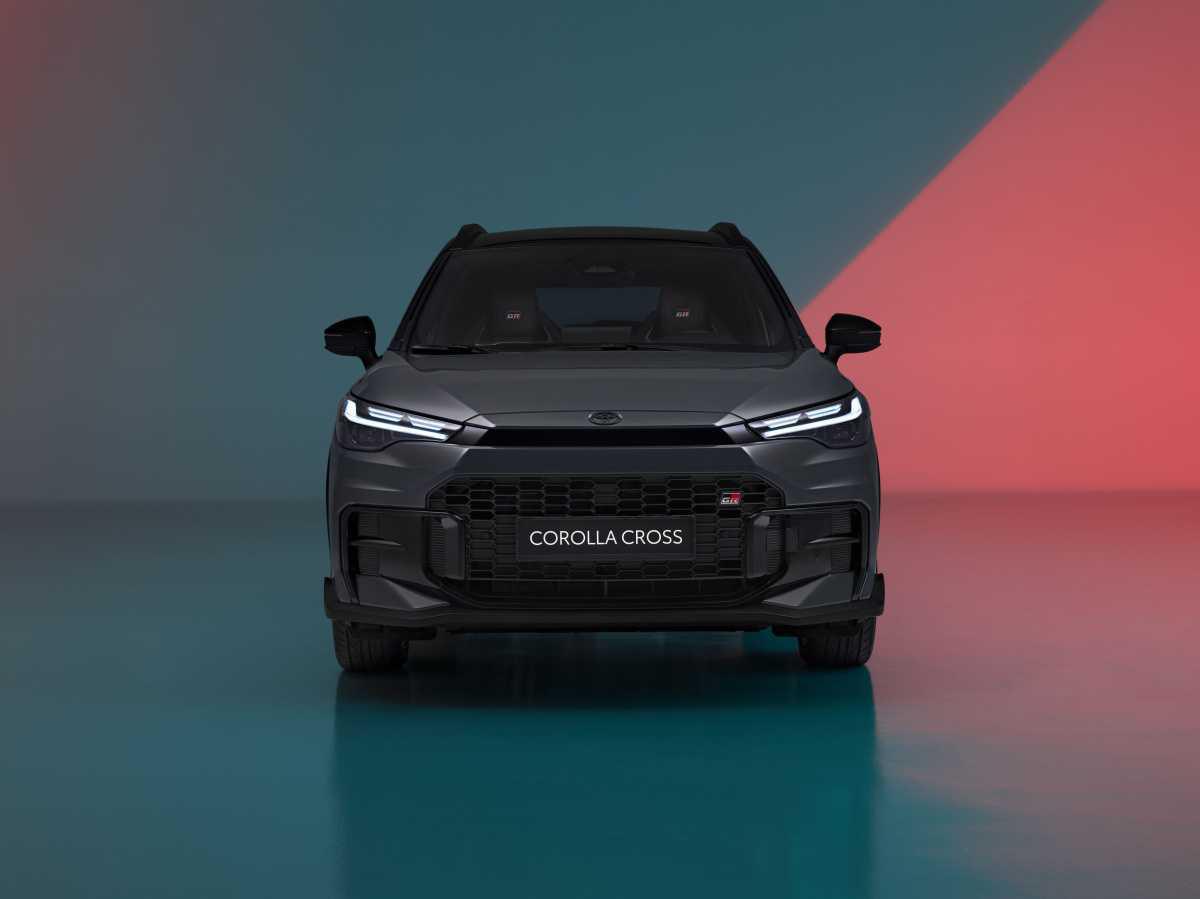 TOYOTA ESPAÑA LANZA COROLLA CROSS 2025: DESDE 36.500 € CON DISEÑO RENOVADO Y ACABADO GR SPORT TOYOTA ESPAÑA LANZA COROLLA CROSS 2025: DESDE 36.500 € CON DISEÑO RENOVADO Y ACABADO GR SPORT