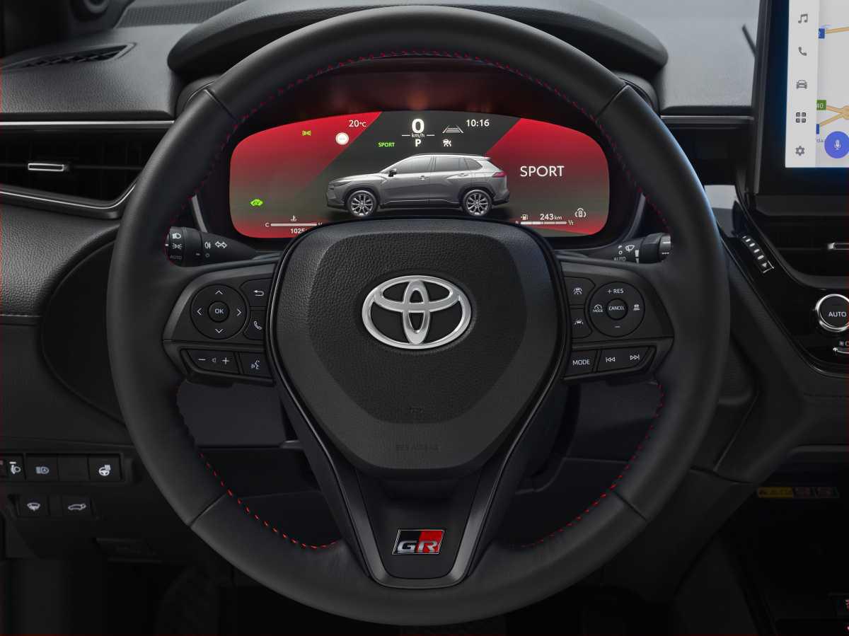 TOYOTA ESPAÑA LANZA COROLLA CROSS 2025: DESDE 36.500 € CON DISEÑO RENOVADO Y ACABADO GR SPORT TOYOTA ESPAÑA LANZA COROLLA CROSS 2025: DESDE 36.500 € CON DISEÑO RENOVADO Y ACABADO GR SPORT