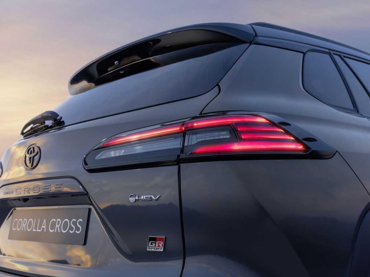 TOYOTA ESPAÑA LANZA COROLLA CROSS 2025: DESDE 36.500 € CON DISEÑO RENOVADO Y ACABADO GR SPORT TOYOTA ESPAÑA LANZA COROLLA CROSS 2025: DESDE 36.500 € CON DISEÑO RENOVADO Y ACABADO GR SPORT