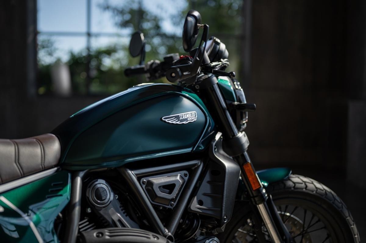 Un nuevo diseño Verde Esmeralda para la Nightshift, el icono post-heritage de la familia Ducati Scrambler