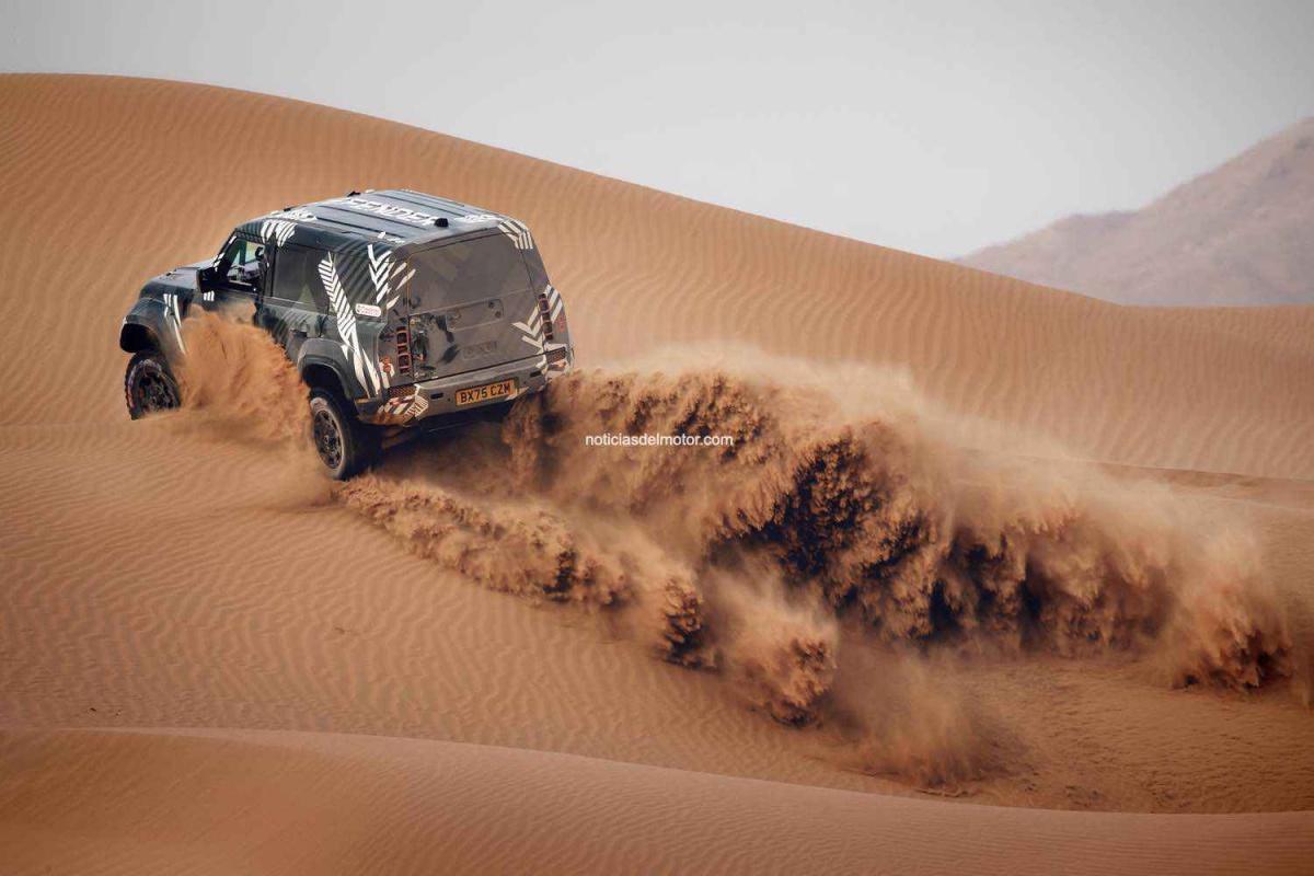 SESIÓN DE PRUEBAS EN EL SÁHARA CON EL PRIMER VEHÍCULO DEFENDER DAKAR D7X-R DE COMPETICIÓN SESIÓN DE PRUEBAS EN EL SÁHARA CON EL PRIMER VEHÍCULO DEFENDER DAKAR D7X-R DE COMPETICIÓN