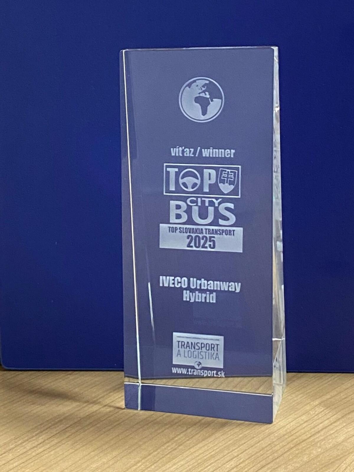 EL IVECO BUS URBANWAY HYBRID, ELEGIDO “MEJOR AUTOBÚS URBANO DE ESLOVAQUIA TRANSPORTE 2025”