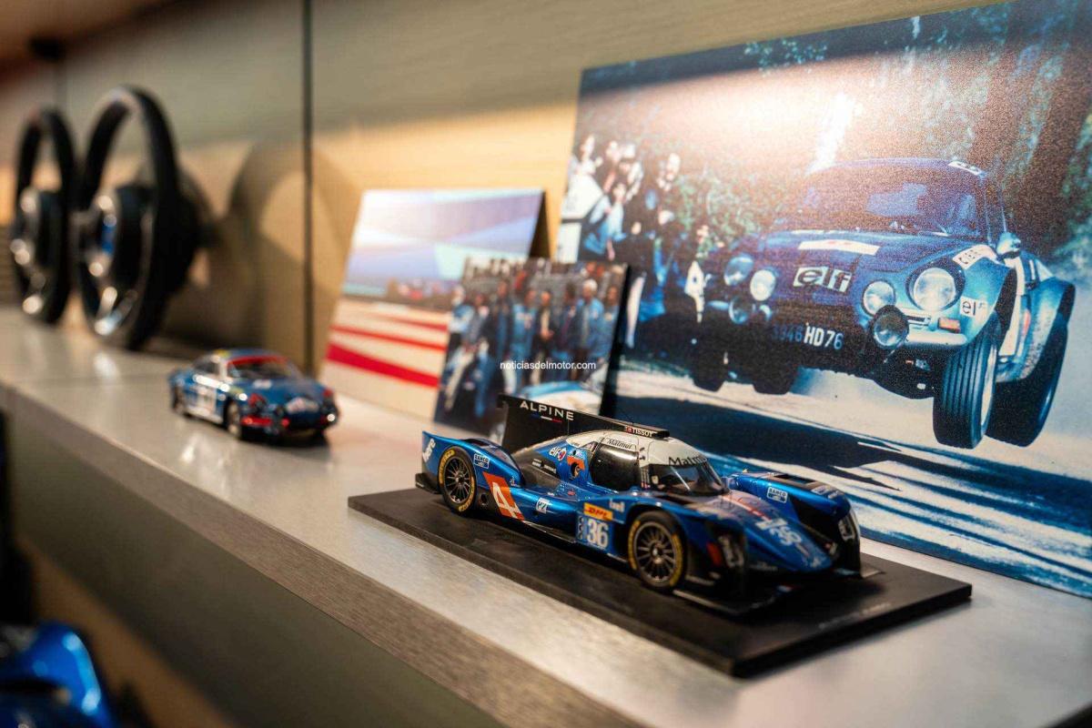 PIERRE GASLY INAUGURA EL NUEVO ATELIER ALPINE DE PARÍS