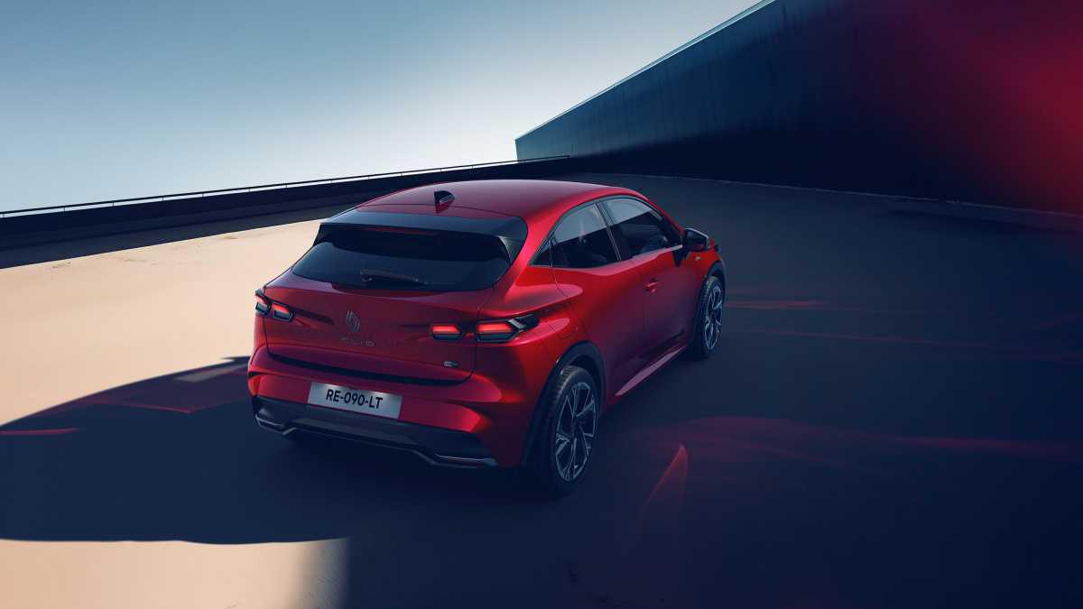EL RENAULT CLIO ENTRA EN ESCENA
