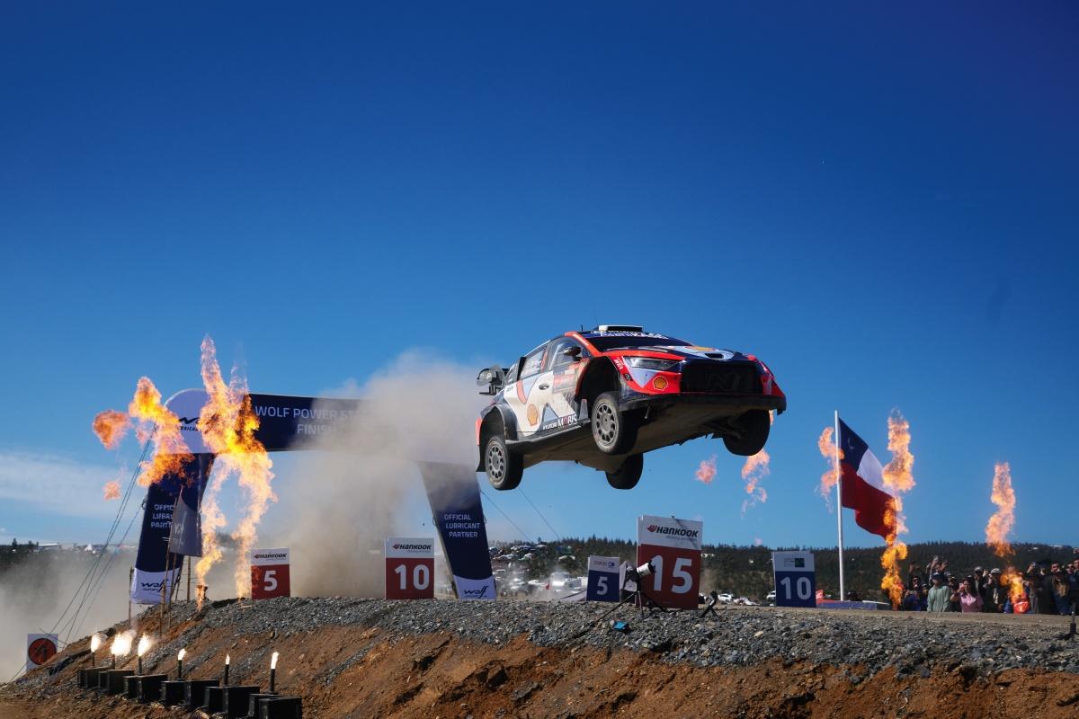 FOURMAUX (HYUNDAI) EN EL PODIO DEL RALLY DE EUROPA CENTRAL FOURMAUX (HYUNDAI) EN EL PODIO DEL RALLY DE EUROPA CENTRAL
