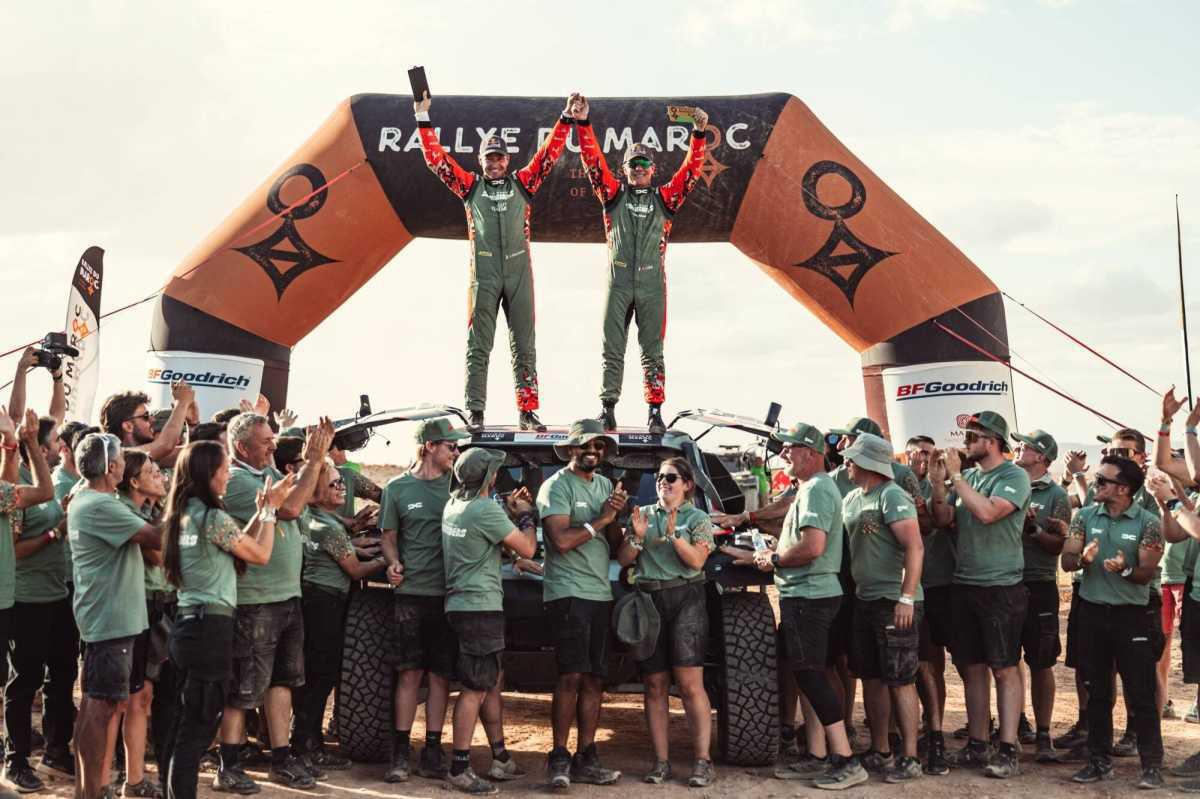 DOBLE ÉXITO PARA LOS DACIA SANDRIDERS: SÉBASTIEN LOEB SE IMPONE EN MARRUECOS, ÉDOUARD BOULANGER SE CORONA CAMPEÓN DEL MUNDO DE COPILOTOS
