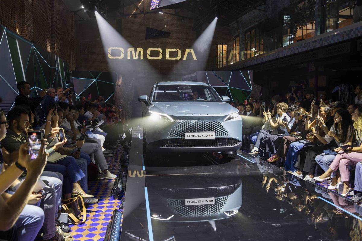 EL NUEVO OMODA 7 ESTRENA EL APARCAMIENTO AUTÓNOMO: BASTA UN CLIC EN LA LLAVE PARA QUE ESTE SUV TECNOLÓGICO APARQUE SOLO
