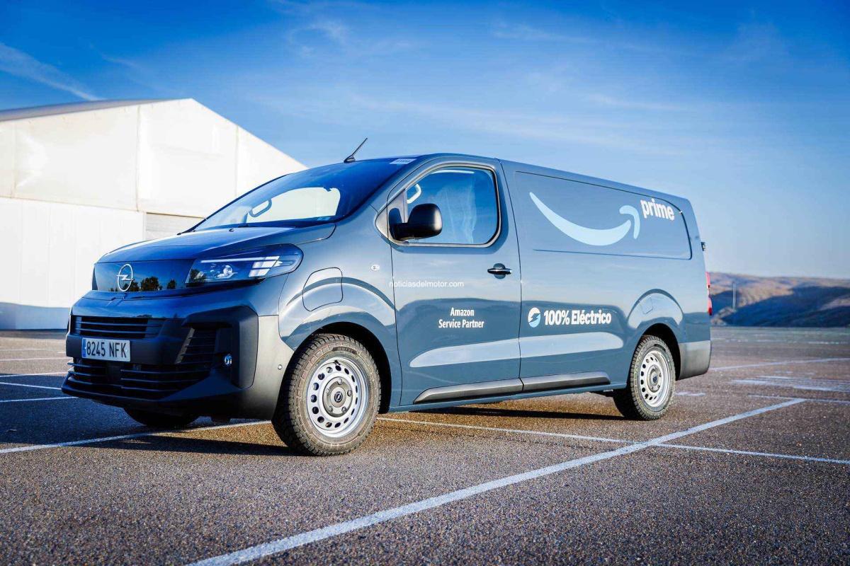 MÁS DE 300 FURGONETAS STELLANTIS PRO ONE SE INCORPORAN A LA RED DE REPARTO DE AMAZON EN ESPAÑA MÁS DE 300 FURGONETAS STELLANTIS PRO ONE SE INCORPORAN A LA RED DE REPARTO DE AMAZON EN ESPAÑA