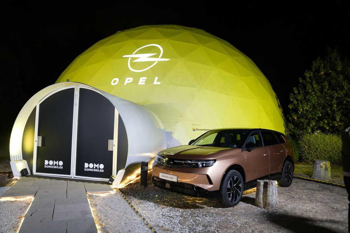  COMO CONOCER LOS NUEVOS SUV DE OPEL DE LA FORMA MÁS ORIGINAL? DESCÚBRE MOKKA, FRONTERA Y GRANDLAND DE LA MANO DE LARA ÁLVAREZ