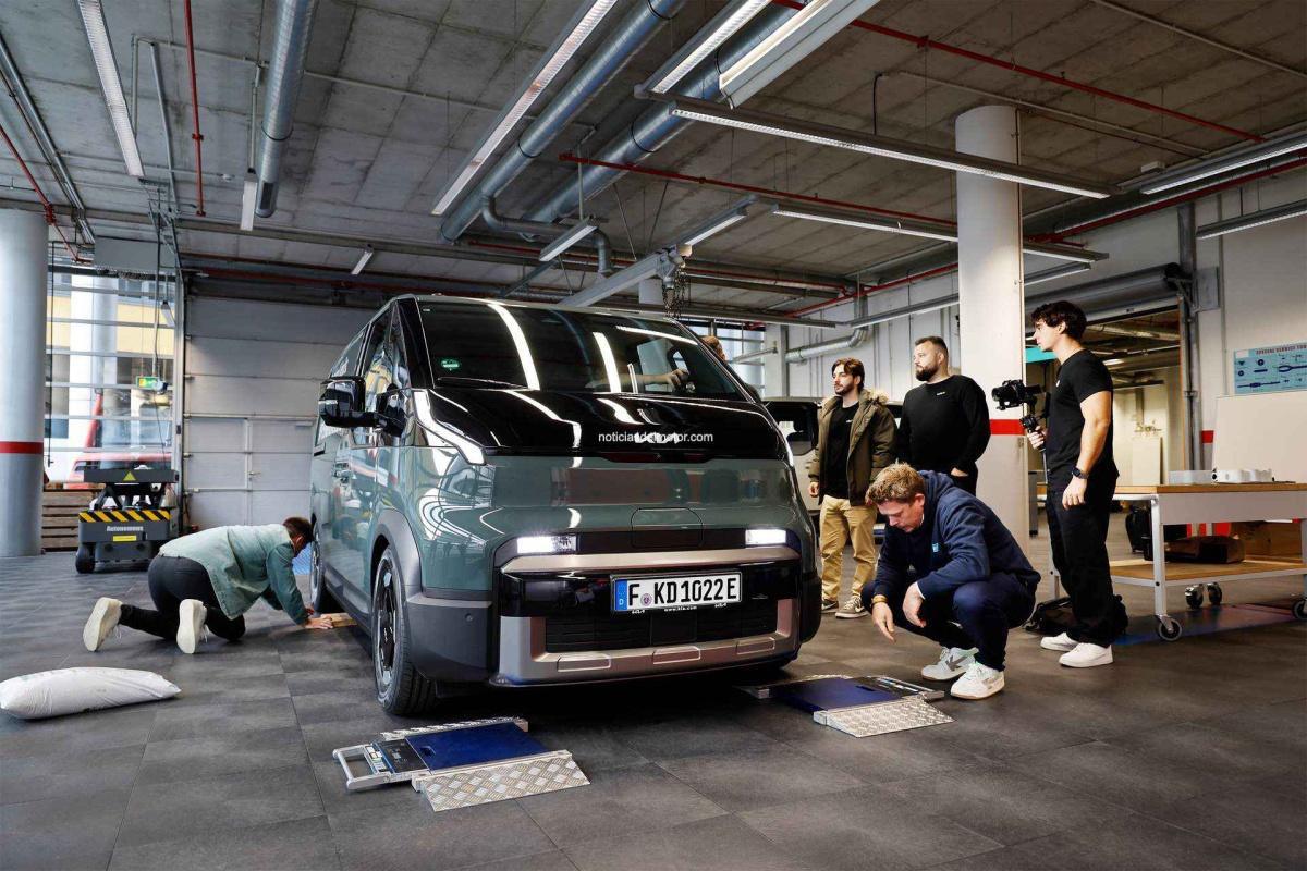 EL KIA PV5 CARGO ESTABLECE UN RÉCORD MUNDIAL GUINNESS: 693,38 KM CON UNA SOLA CARGA EL KIA PV5 CARGO ESTABLECE UN RÉCORD MUNDIAL GUINNESS: 693,38 KM CON UNA SOLA CARGA