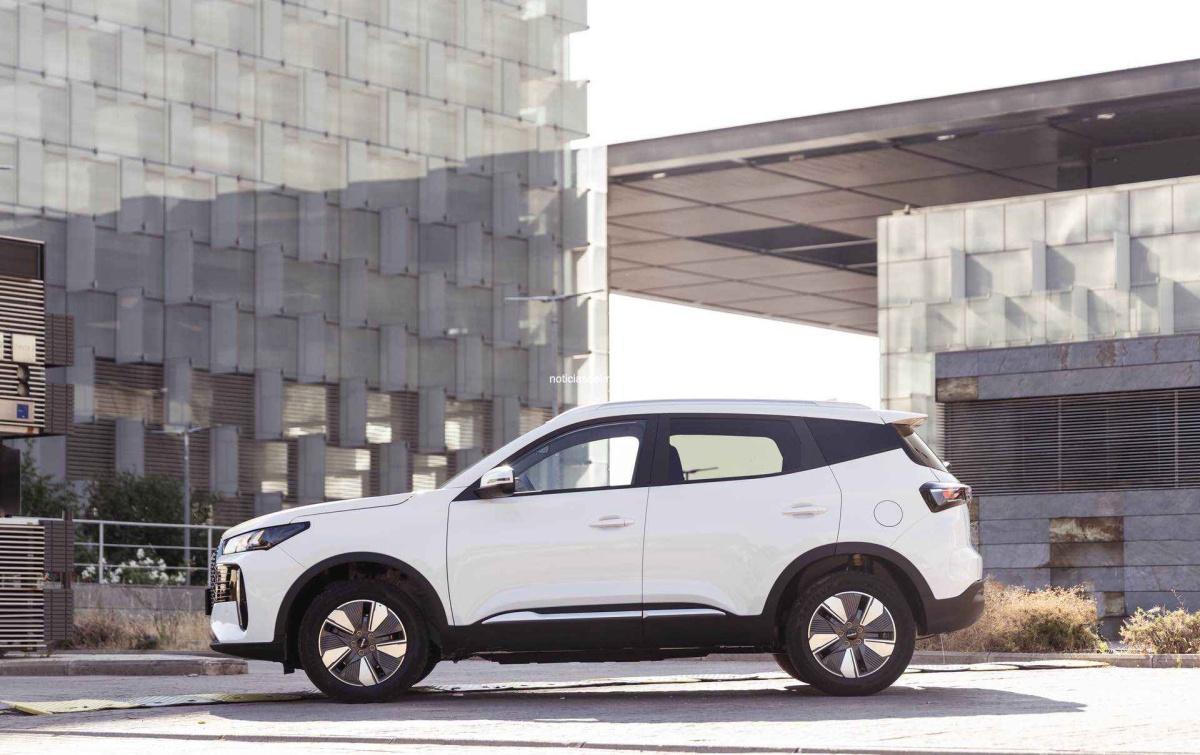 EBRO S400 PREMIUM: TECNOLOGÍA HÍBRIDA Y GRAN EQUIPAMIENTO POR SOLO 19.990 € EBRO S400 PREMIUM: TECNOLOGÍA HÍBRIDA Y GRAN EQUIPAMIENTO POR SOLO 19.990 €