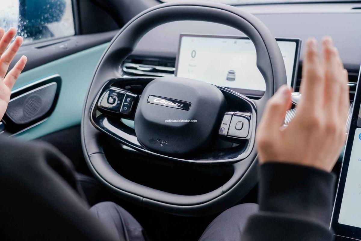 ASÍ FUNCIONA EL SISTEMA DE APARCAMIENTO AUTÓNOMO DE LEPAS: BUSCA LA PLAZA LIBRE Y APARCA SIN CONDUCTOR