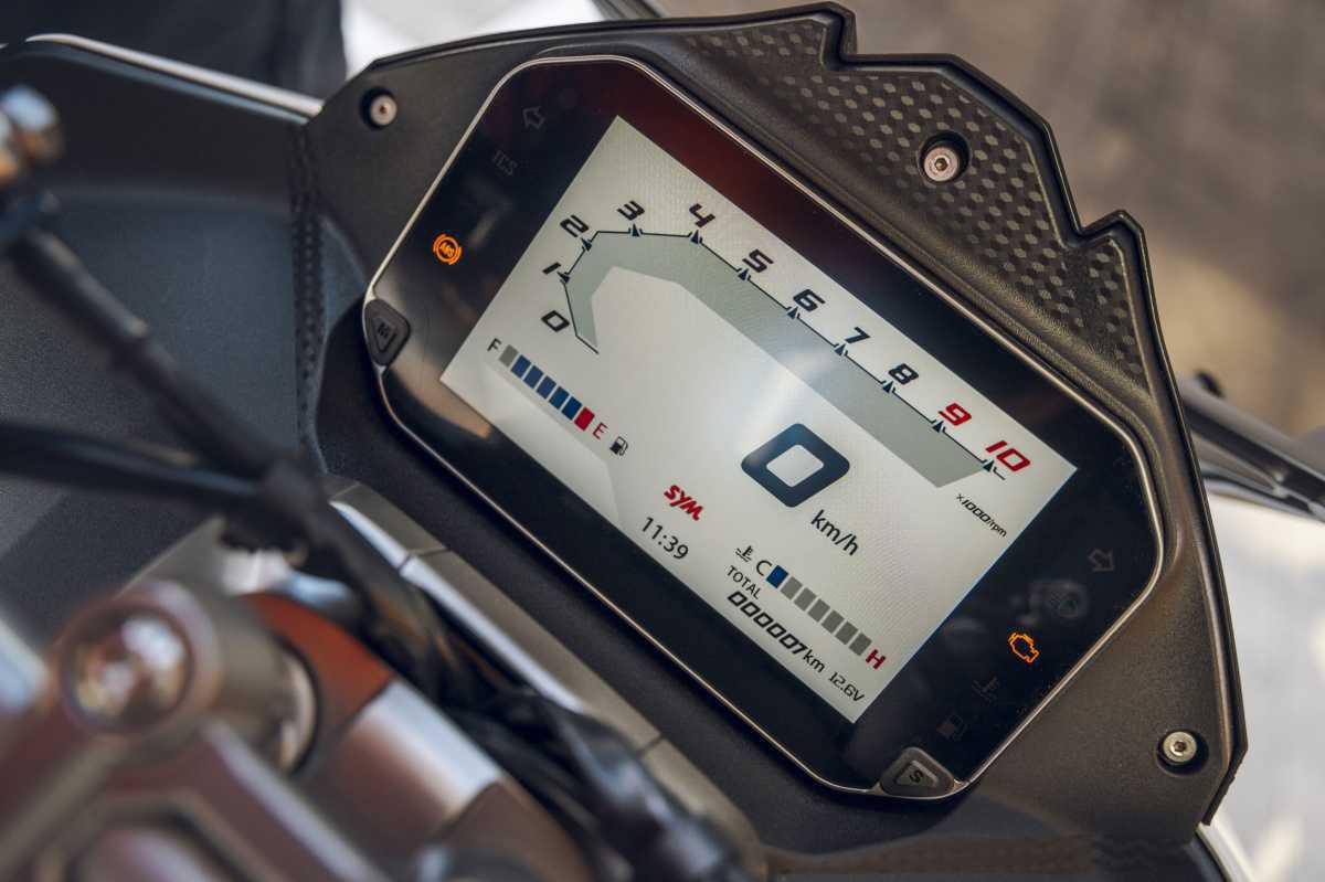 SYM IMPULSA SU FAMILIA CROSSOVER CON GRANDES PROMOCIONES EN LOS PRINCIPALES MODELOS DE LA GAMA: ADX 125 Y ADX 300