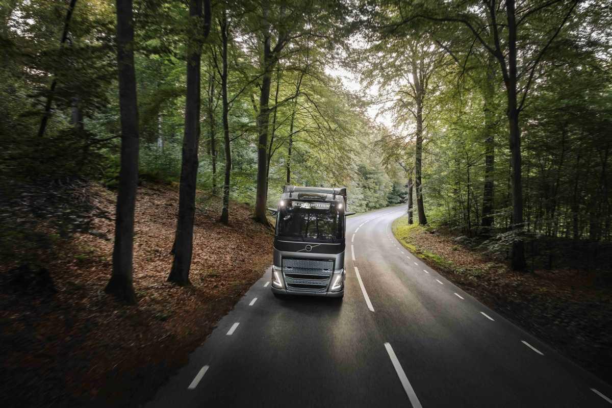 VOLVO TRUCKS LANZA LA PRIMERA TECNOLOGÍA DE MOTOR STOP/START DEL MUNDO PARA AHORRAR COMBUSTIBLE Y CO2