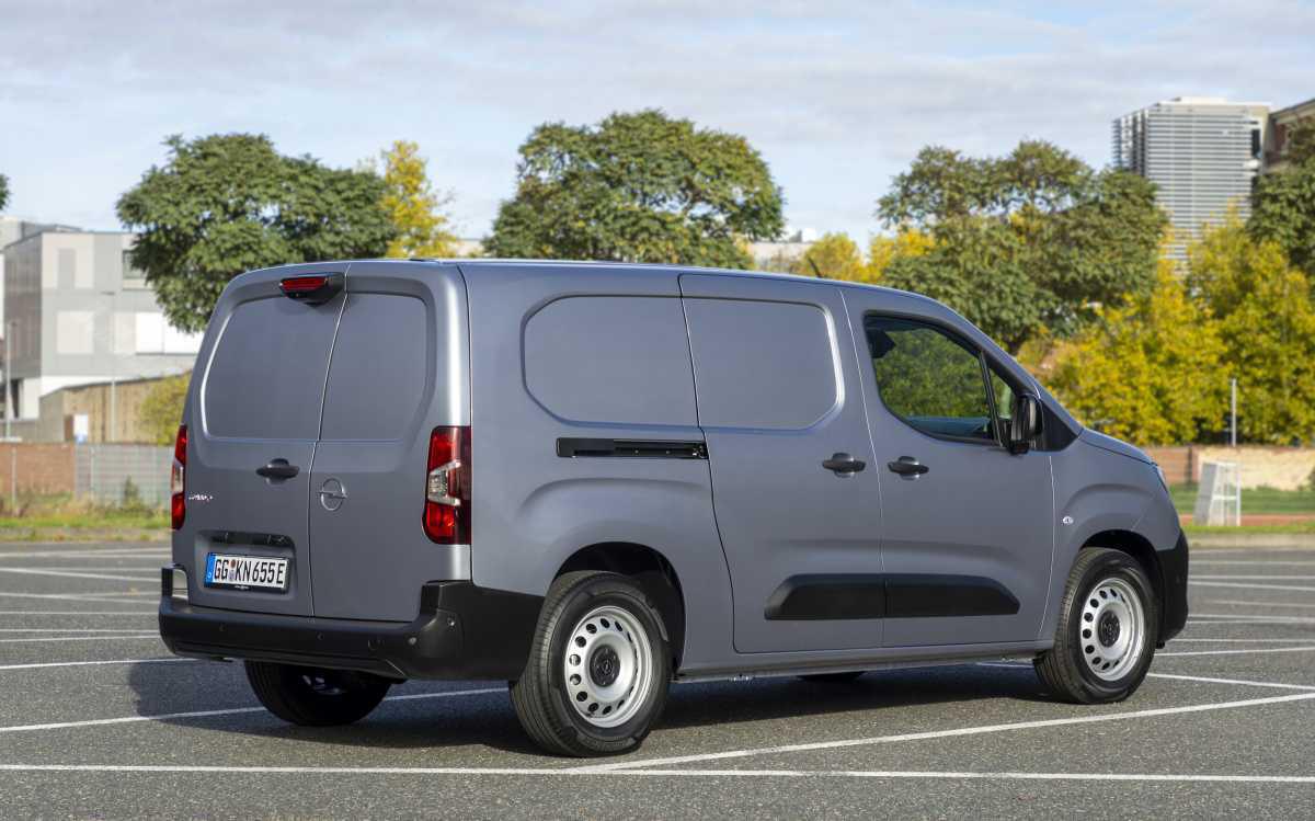 OPEL COMBO ELECTRIC: FURGONETA COMPACTA DISPONIBLE CON TRANSFORMACIÓN DE BOTT OPEL COMBO ELECTRIC: FURGONETA COMPACTA DISPONIBLE CON TRANSFORMACIÓN DE BOTT