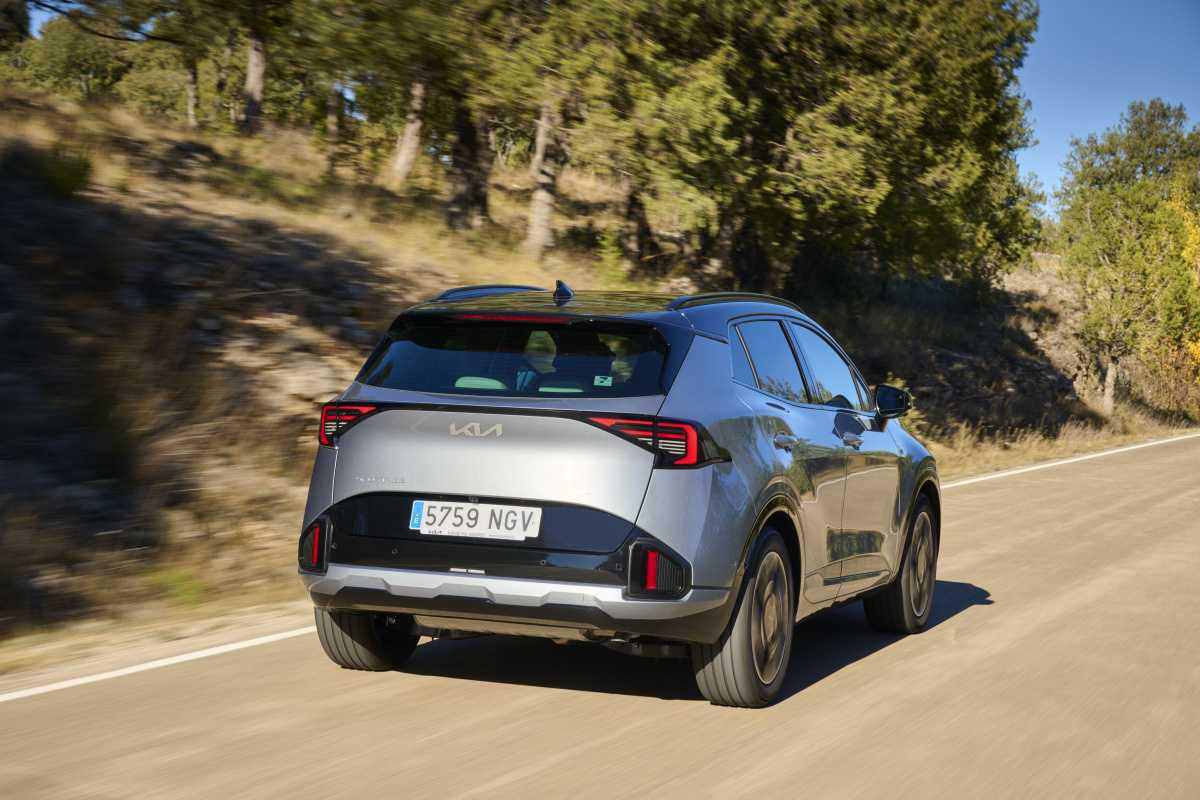ELECTRIZANTE Y VERSÁTIL: EL NUEVO KIA SPORTAGE ESTÁ LISTO PARA CUALQUIER AVENTURA Y ESTILO DE VIDA ELECTRIZANTE Y VERSÁTIL: EL NUEVO KIA SPORTAGE ESTÁ LISTO PARA CUALQUIER AVENTURA Y ESTILO DE VIDA