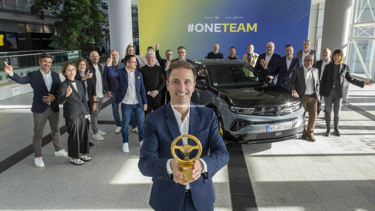 ÉXITO DEL OPEL MOKKA GSE: EL NUEVO OPEL MOKKA GSE GANA EL “GOLDEN STEERING WHEEL 2025”