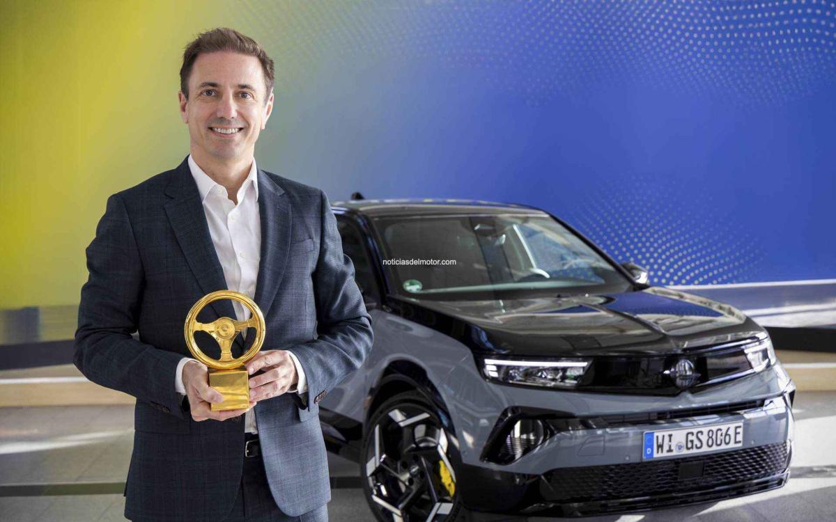 ÉXITO DEL OPEL MOKKA GSE: EL NUEVO OPEL MOKKA GSE GANA EL “GOLDEN STEERING WHEEL 2025” ÉXITO DEL OPEL MOKKA GSE: EL NUEVO OPEL MOKKA GSE GANA EL “GOLDEN STEERING WHEEL 2025”