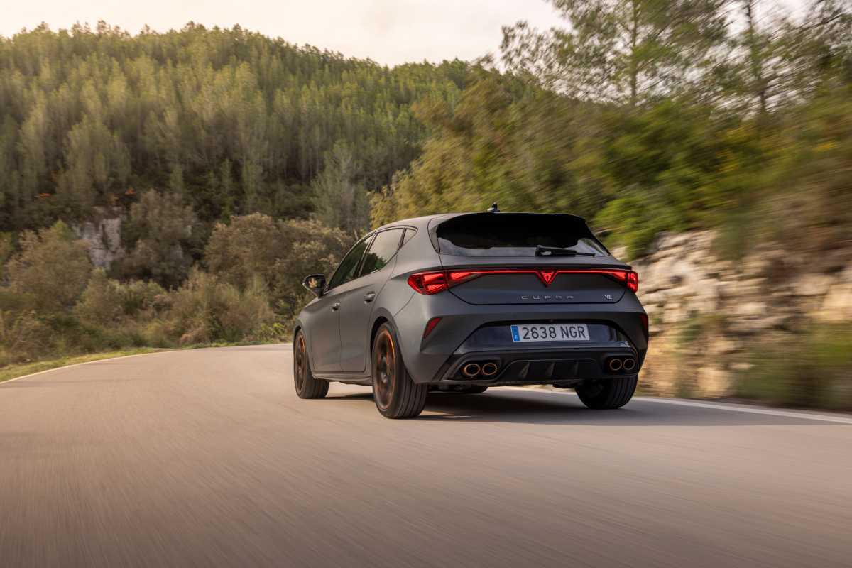 EL NUEVO CUPRA LEÓN VZ LLEGA A LA CARRETERA COMO EL LEÓN CON TRACCIÓN DELANTERA MÁS POTENTE DE LA HISTORIA