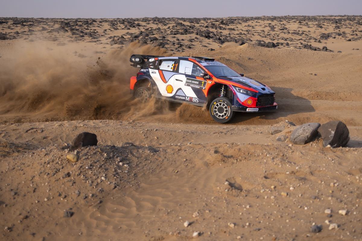 DOBLETE DE HYUNDAI (Neuville-Fourmaux) EN EL RALLY DE ARABIA DOBLETE DE HYUNDAI (Neuville-Fourmaux) EN EL RALLY DE ARABIA