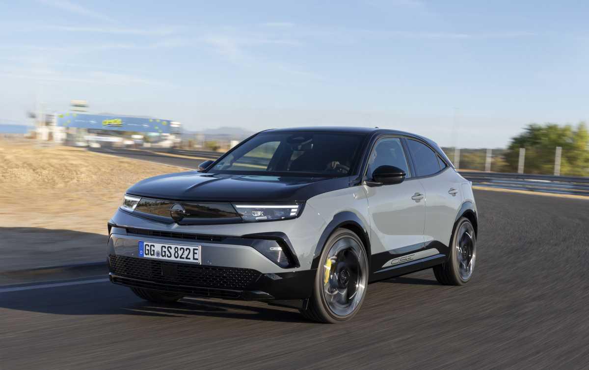 EL OPEL MOKKA GSE PONE TODA LA EMOCIÓN DE LOS RALLIES A LAS MÍTICAS SIGLAS DEL “BLITZ” EL OPEL MOKKA GSE PONE TODA LA EMOCIÓN DE LOS RALLIES A LAS MÍTICAS SIGLAS DEL “BLITZ”