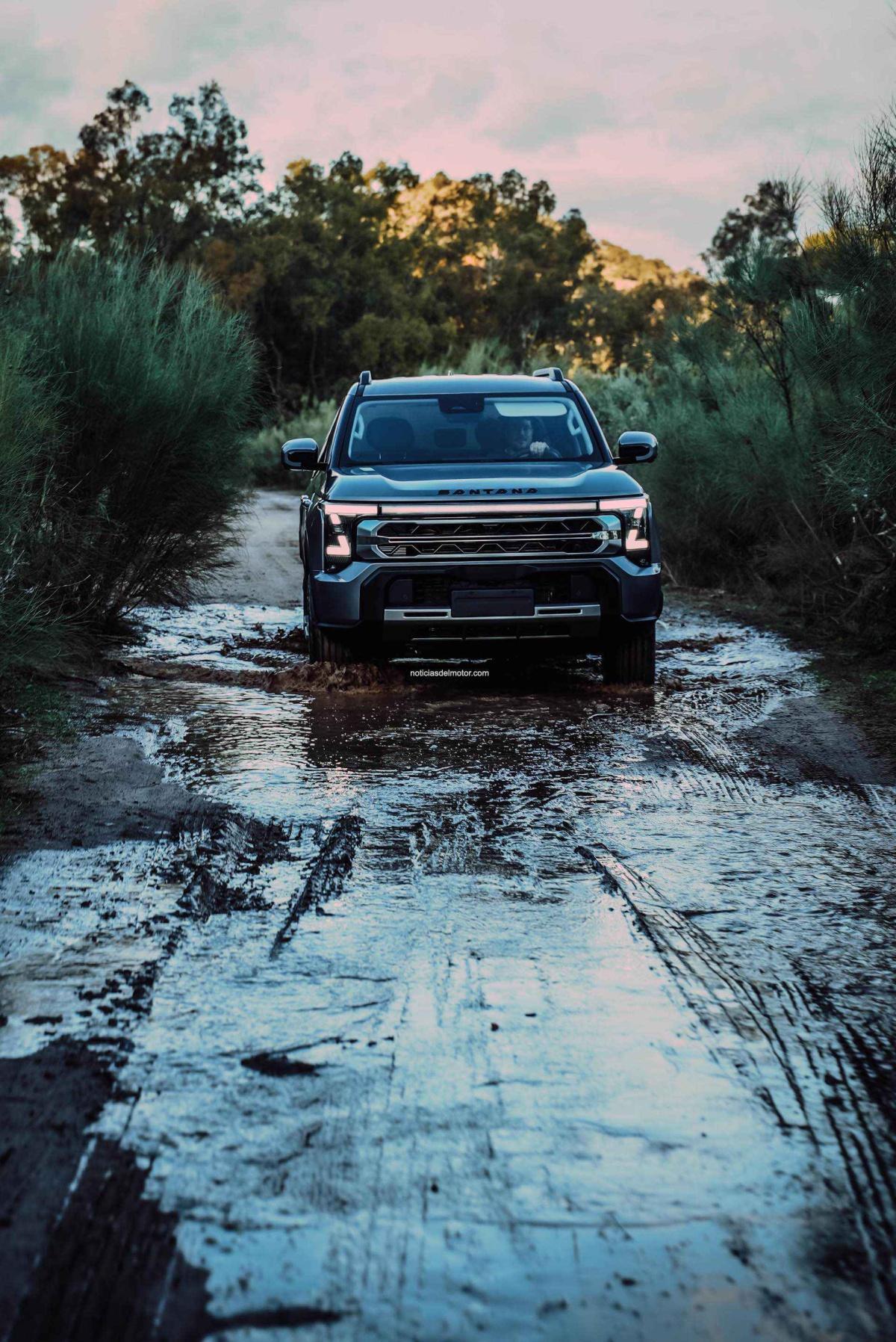 EL NUEVO SANTANA 400 DEBUTA EN VERSIONES PHEV Y DIÉSEL COMO EL GRAN PICK-UP QUE MARCA EL RETORNO PRODUCTIVO DE SANTANA EN LINARES EL NUEVO SANTANA 400 DEBUTA EN VERSIONES PHEV Y DIÉSEL COMO EL GRAN PICK-UP QUE MARCA EL RETORNO PRODUCTIVO DE SANTANA EN LINARES