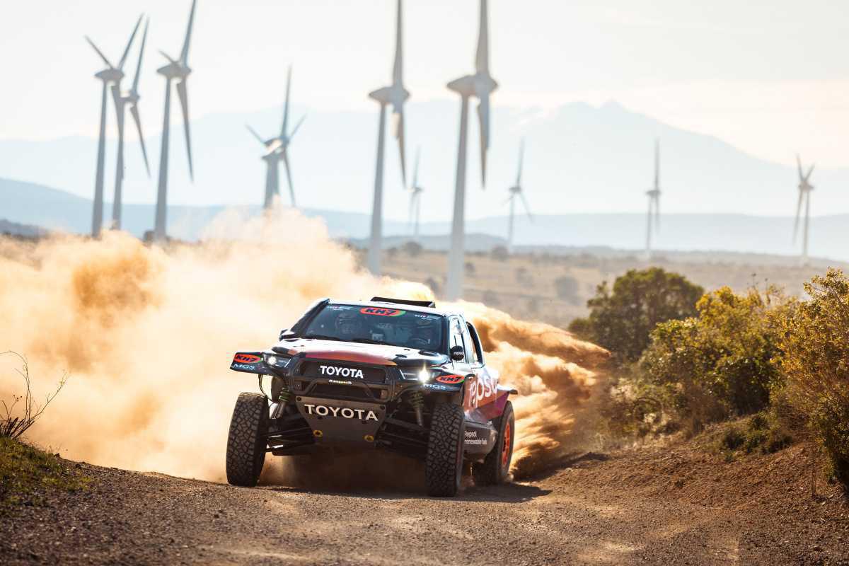 ISIDRE ESTEVE, DECIDIDO A DAR UN PASO ADELANTE EN EL DAKAR 2026 CON EL NUEVO TOYOTA DKR GR HILUX